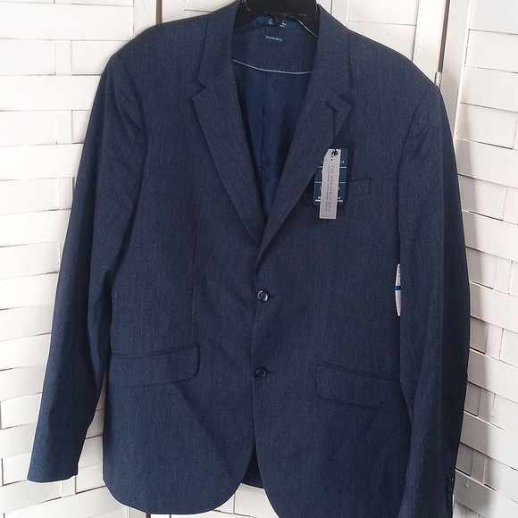 Perry Ellis Men's Slim Fit Machine Washable Wrinkle Resistant Suit Jacket - Picture 2 of 14